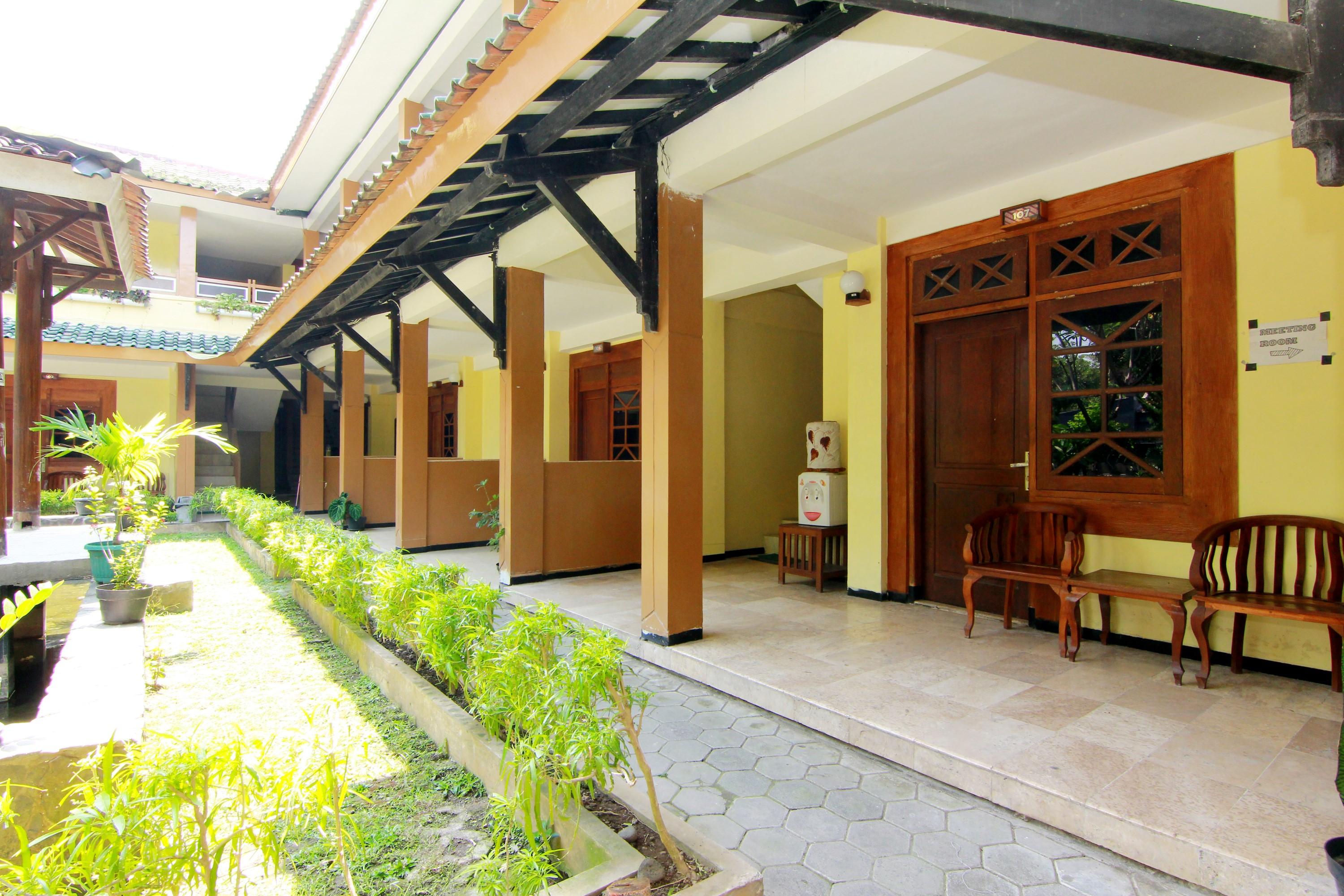 The Soemarsono Hotel Maguwo Exterior photo
